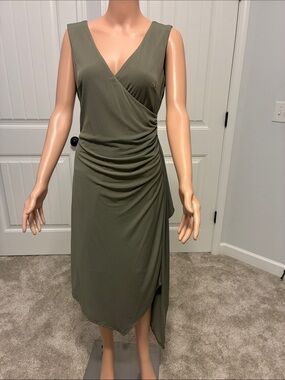 Kensie Olive Green Sleeveless Wrap Midi Dress.